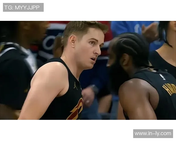 梅里尔首节替补表现抢眼三分球三投全中贡献9分